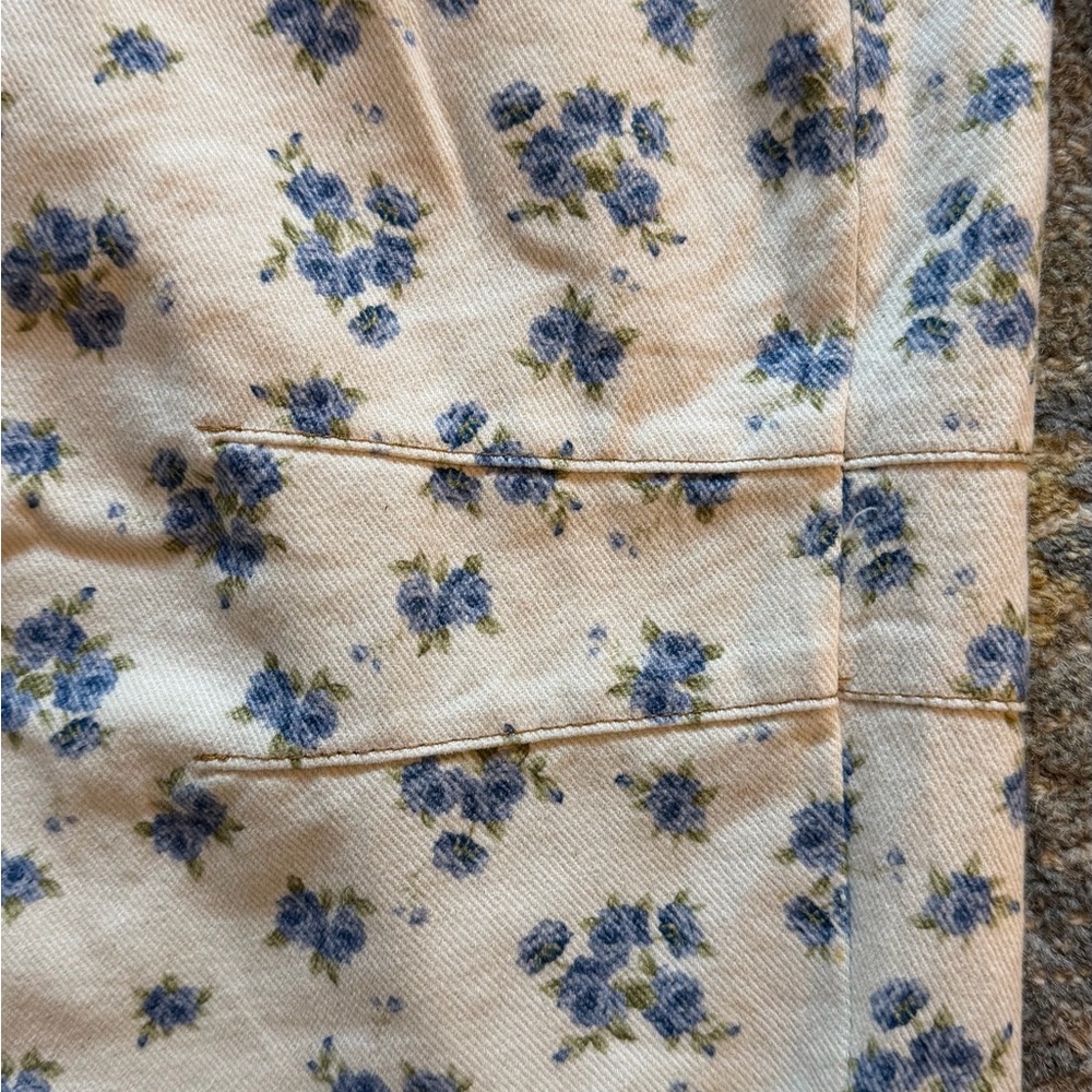 Floral Barrel Jeans in Cream and Blue - Picture 6 of 8